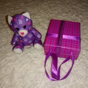 Empty gift box 🎁and mini stuffed animal😻